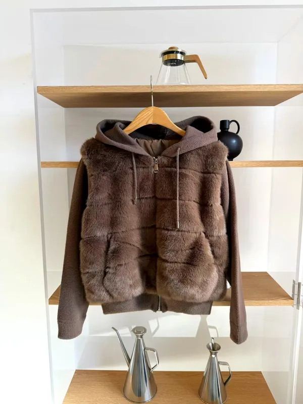 Fashion Women's Jacket, Warm and Comfortable, A Must-Have for Autumn and Winter