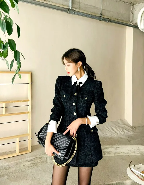 Elegant and Stylish Women's Coat, Classic Design, Perfect Match - New Arrival