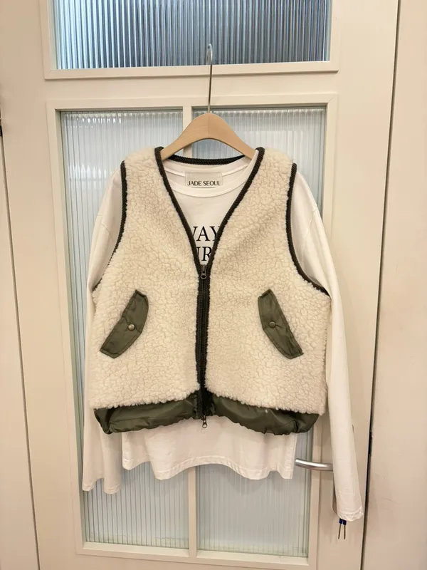 Stylish Lamb Wool Vest - Warm, Comfortable