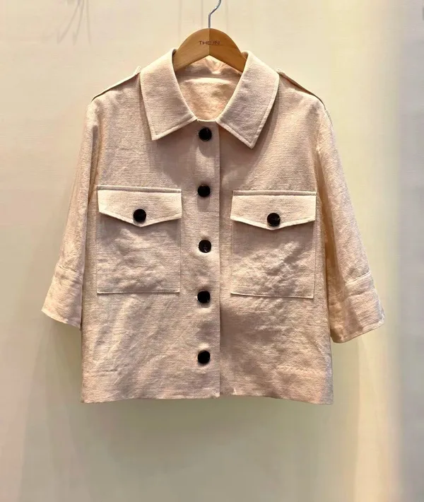Fashionable Casual Women's Top, Minimalist Design Perfect for Spring and Autumn