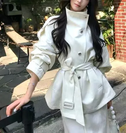 Chic Versatile Women's Jacket - Elegant Style for Spring and Autumn