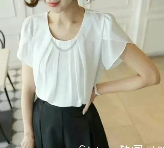Elegant Minimalist White Top, Lightweight and Breathable for Summer Wear