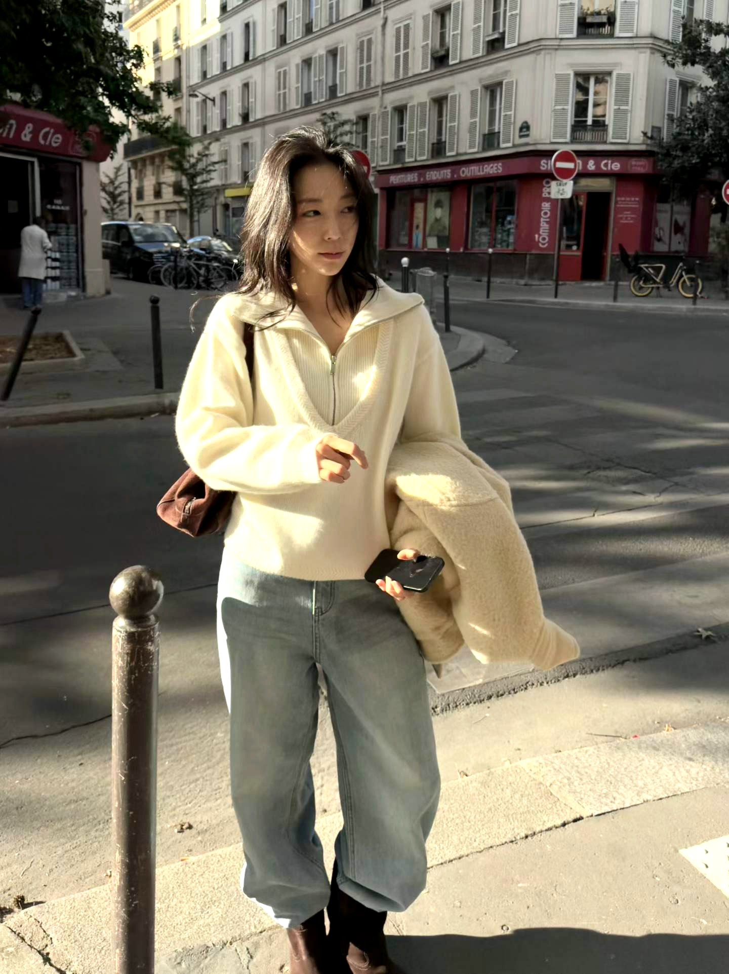 심플하고 스타일리시한 여성 스웨터 - 가을과 겨울에 완벽한 선택