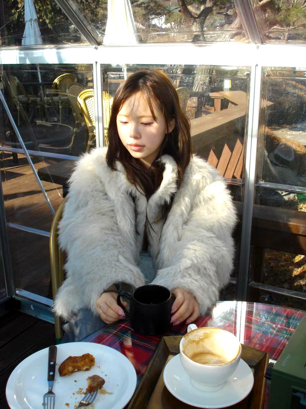 스타일리시한 여성용 자켓, 부드럽고 편안하며 가을과 겨울에 완벽하게 어울림