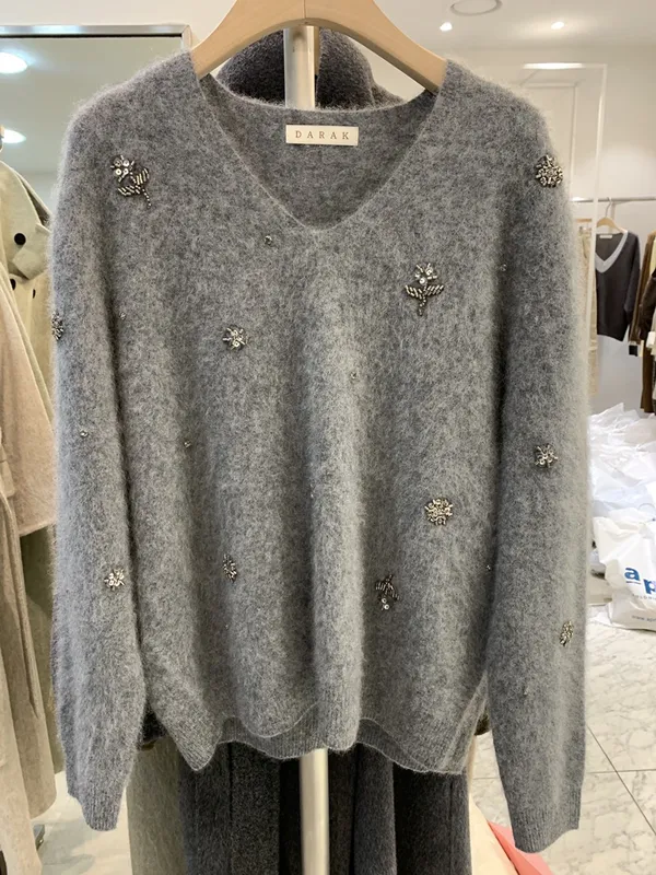 Elegant Floral Embroidered V-Neck Sweater - Warm and Stylish