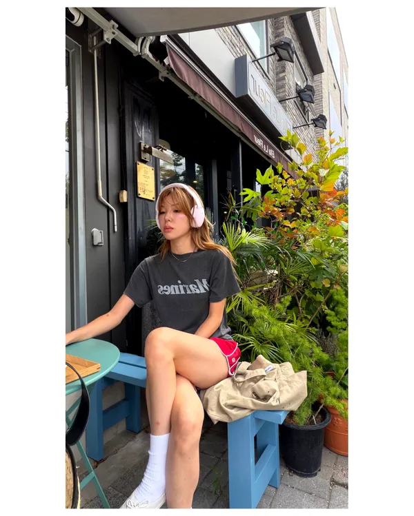 เสื้อยืดพิมพ์ตัวอักษรแฟชั่นสบายๆ