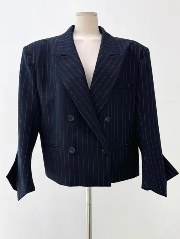 Stylish Women's Down Jacket, Warm and Comfortable with Classic Stripe Design