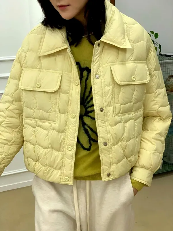時尚羽絨服外套，輕盈保暖，春秋必備