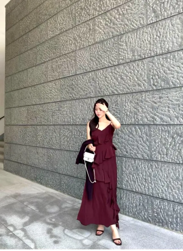 Elegant Wavy Hem Dress to Showcase Your Charming Aura