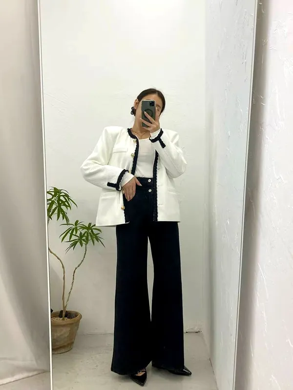 Stylish Loose-Fit Jeans to Showcase Your Unique Charm