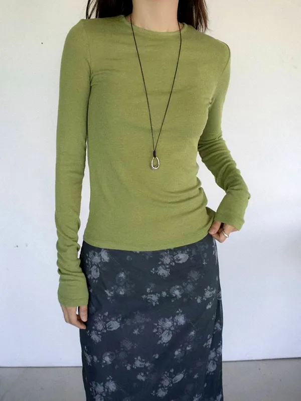 เสื้อยืดแขนยาวผู้หญิงแฟชั่นเรียบง่าย - สบายและใส่ได้หลายโอกาส