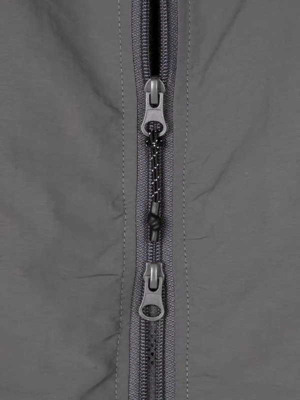 Stylish Men's Lightweight Jacket, Windproof and Breathable, Perfect for Spring and Autumn