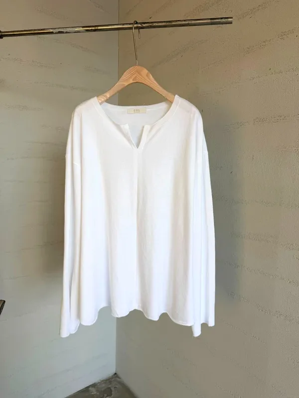Minimalist Comfortable Women's Top for Everyday Wear