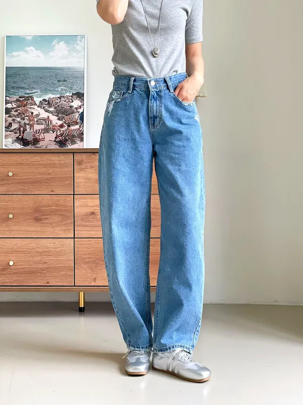 Stylish High-Waisted Loose Jeans for a Comfortable Casual Look