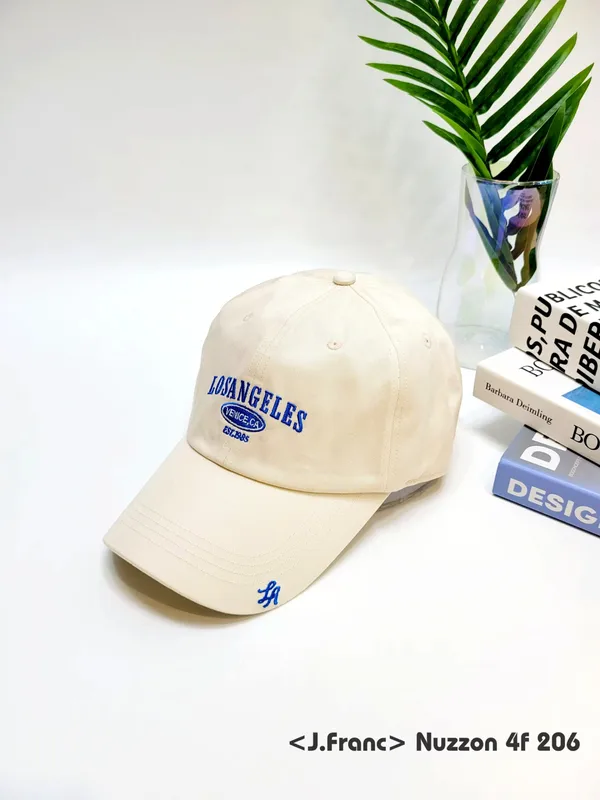 Stylish Women's Hat - Comfortable and Breathable for Perfect Summer Outfits