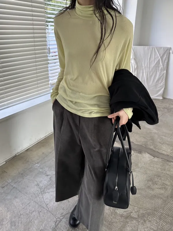 Lightweight Comfortable Turtleneck Long Sleeve T-Shirt