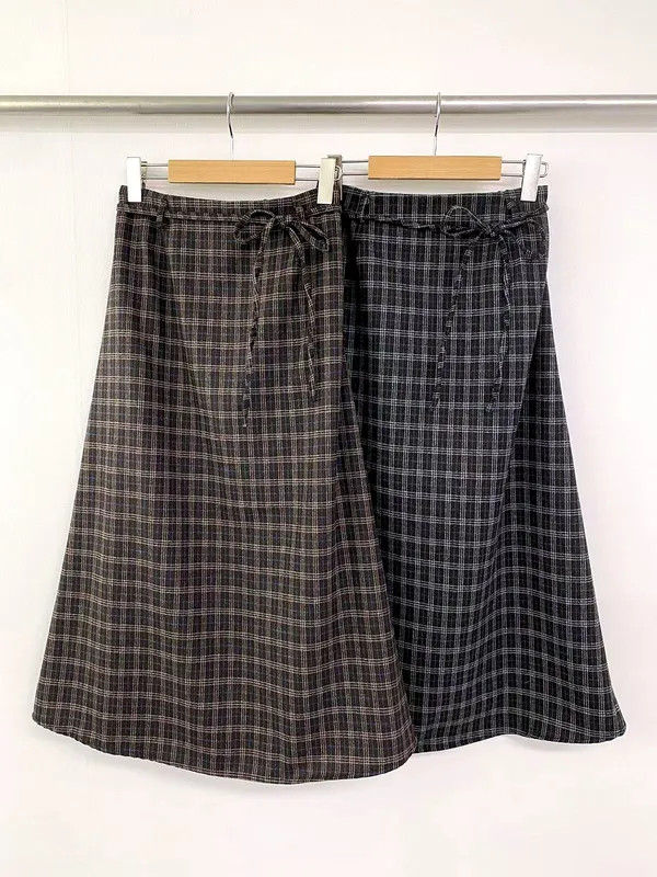 Chic Plaid Midi Skirt - Elegant and Comfortable