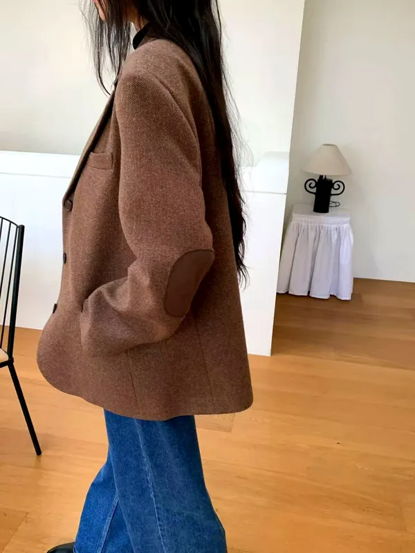 Stylish Women's Jacket - Elegant and Essential for Fall/Winter