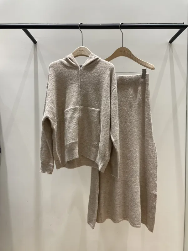 Minimalist Sweater Set for Ultimate Comfort and Casual Style