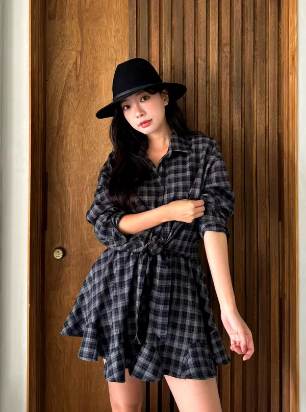 Fashionable Plaid Women's Outfit Set - Effortlessly Create a Casual Look