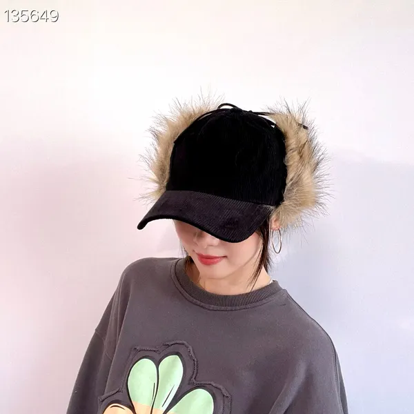Trendy Women's Fur-Trimmed Hat - Warm and Cute