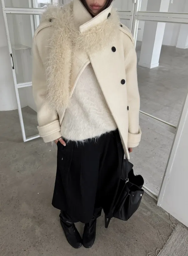 Fashionable Plush Scarf - Warm, Comfortable, and Versatile