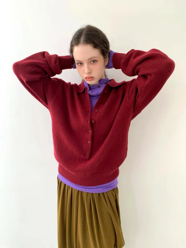 Elegant Knit Cardigan: Warm, Comfortable, and Versatile Essential