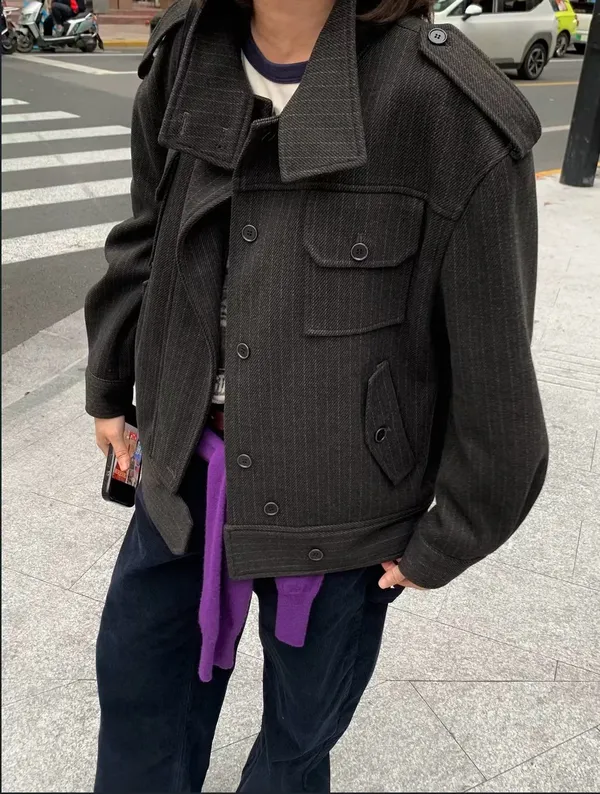 Stylish Striped Women's Jacket - The Perfect Blend of Elegance and Individuality