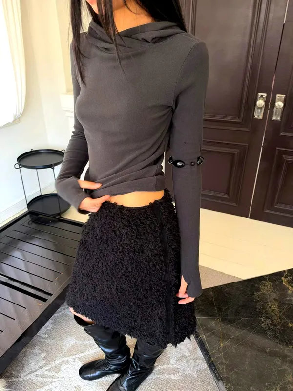 Fashionable slim-fit long sleeve T-shirt, elegant temperament.
