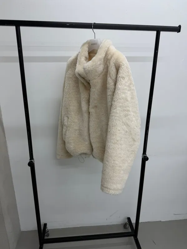 Warm and Cozy Plush Jacket, Fashionable and Versatile