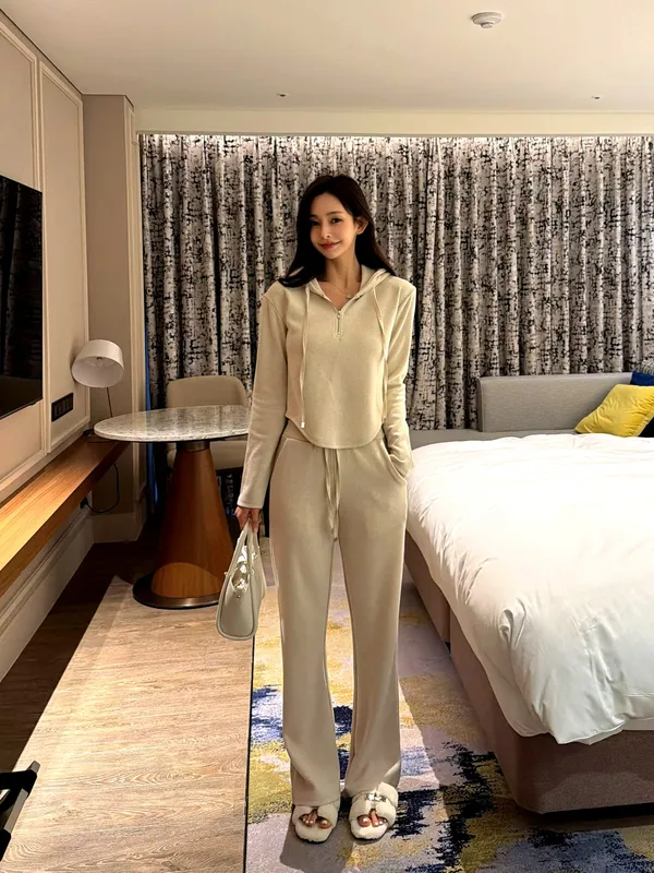 Stylish Casual Women's Outfit Set, Comfortable and Versatile for Perfect Outings