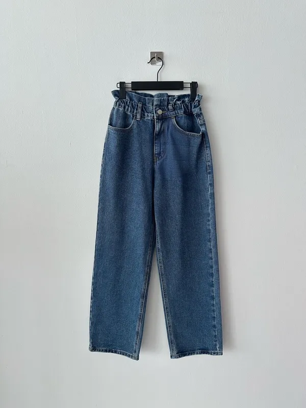 High-Waisted Loose Denim Jeans - Fashionable and Versatile