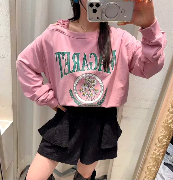 時尚寬松衛衣，春季必備單品