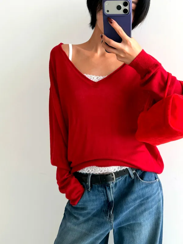 Stylish Red V-Neck Loose Top, Comfortable and Versatile