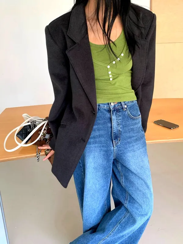 Stylish Women's Blazer Jacket, A Must-Have for Elegance