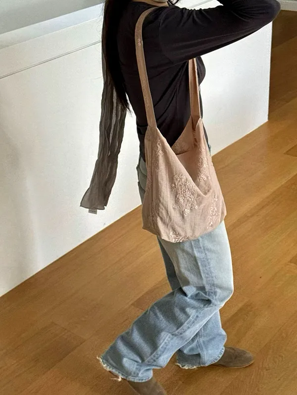 Stylish Women's Bag, Elegant and Versatile for Any Occasion