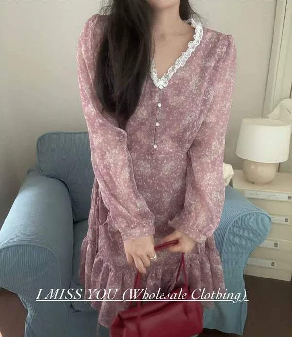 Romantic Floral Dress, Exuding Elegant Charm