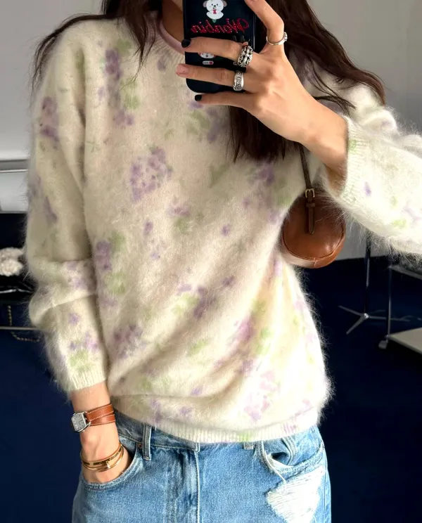 Soft and Comfortable Floral Sweater, Showcasing Elegant Charm