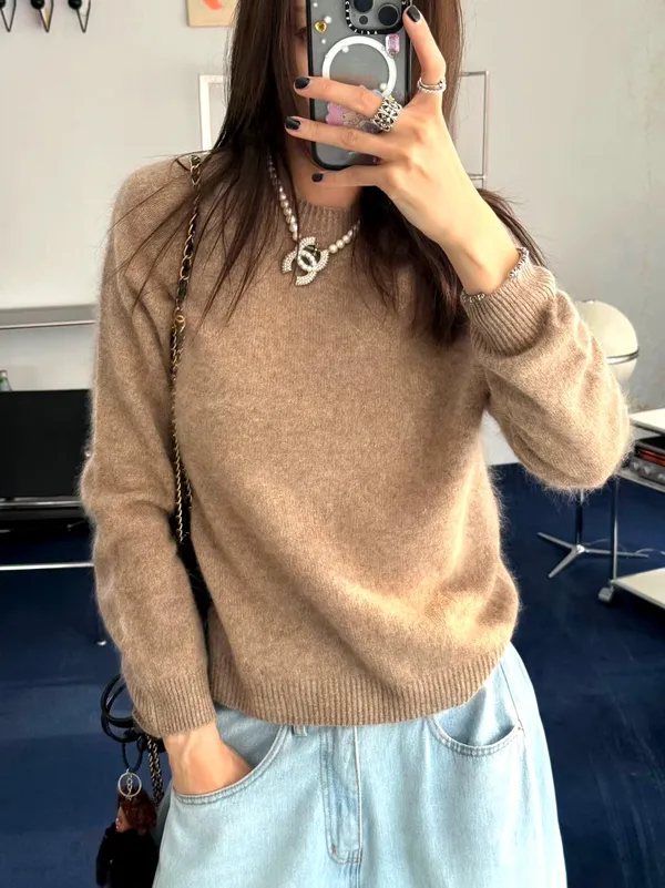 Elegant and Comfortable Women's Sweater, Warm and Stylish
