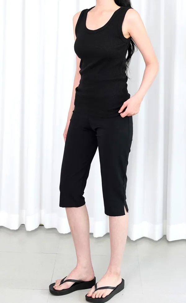 Stylish Black Women's Pants with Comfortable Slim Fit Design