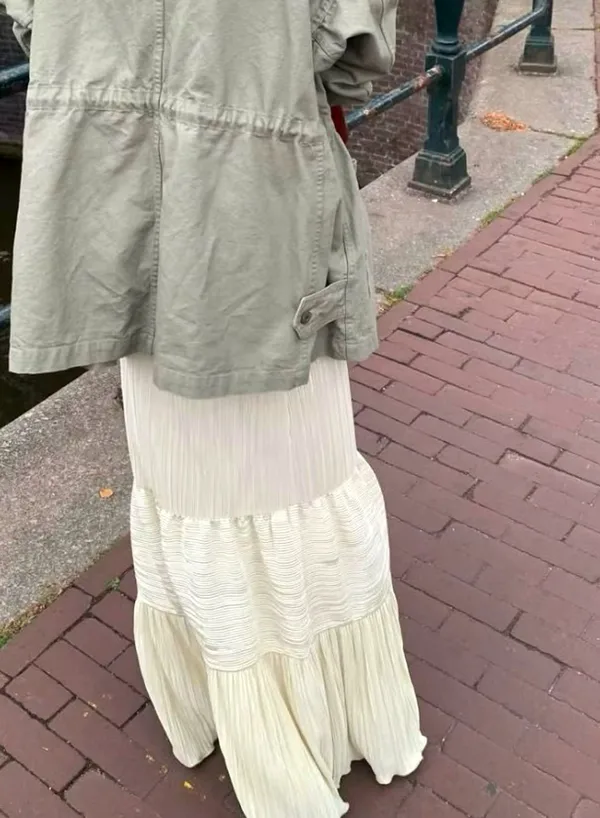 Elegant Pleated Skirt - Lightweight and Flowing for Every Occasion