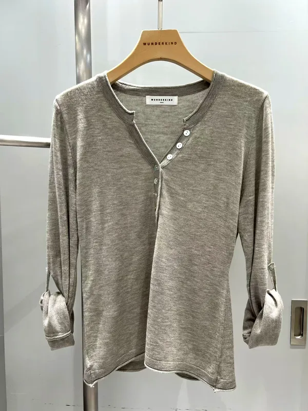 Minimalist Women's Top - Comfortable and Breathable for Everyday Wear