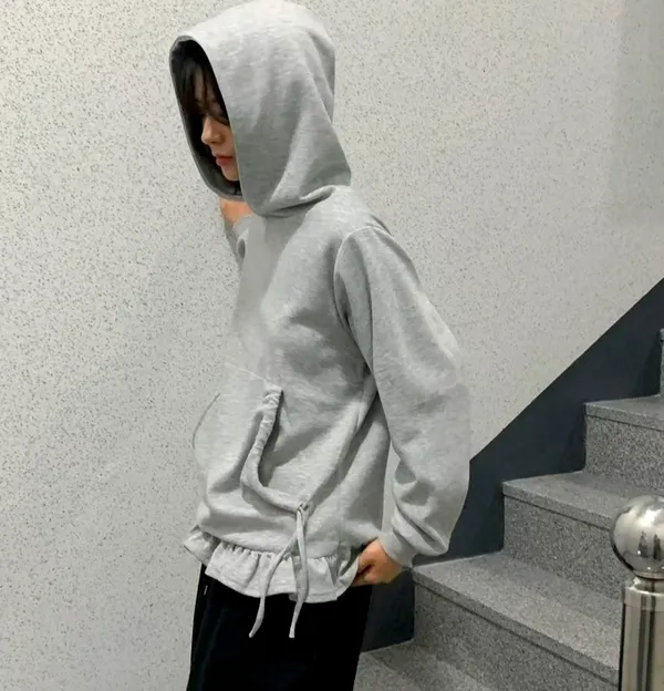 Stylish Casual Gray Hoodie - Comfortable and Versatile