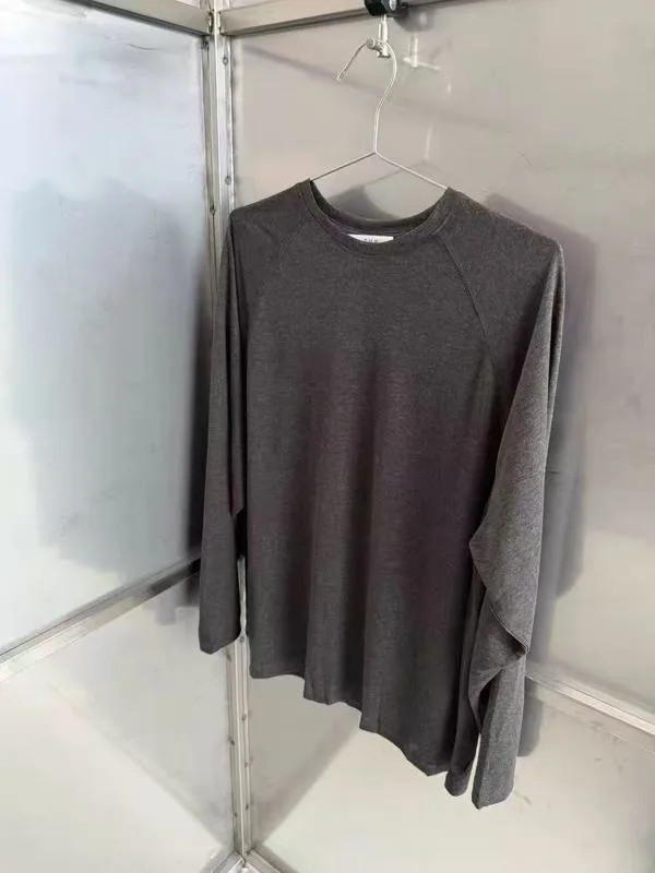 Classic Gray Long Sleeve T-Shirt - Comfortable and Breathable for Any Occasion