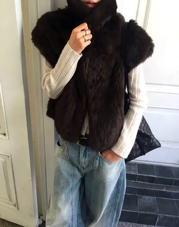 Stylish Women's Vest Jacket, Elegant and Warm, Perfect for Autumn and Winter Outfits