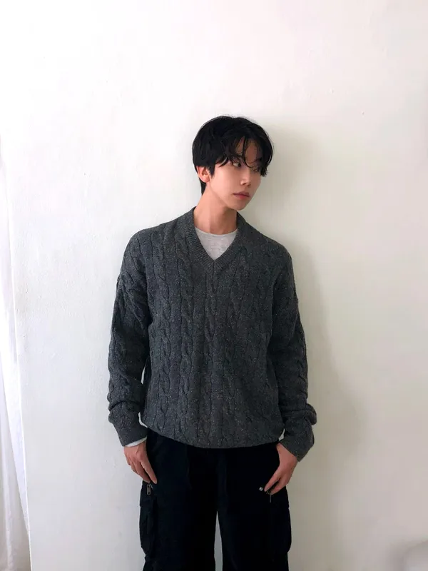 Classic Men's Knitted Sweater - Comfort Meets Style