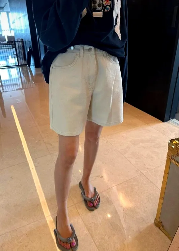 Fashionable Casual Women's Shorts, Comfortable and Versatile