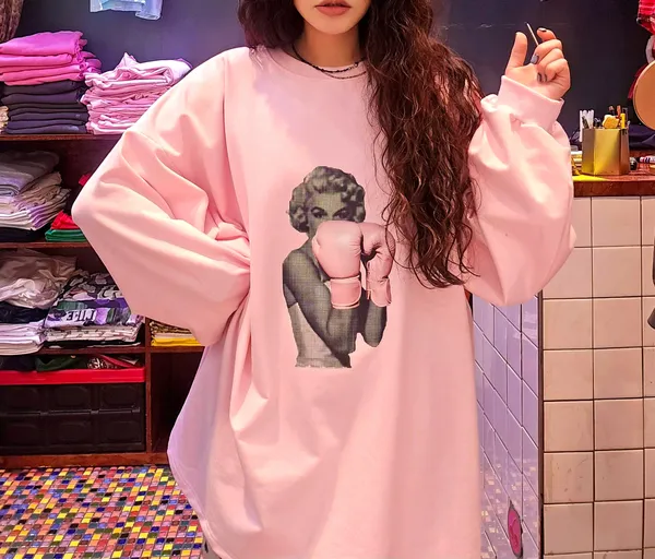 Trendy Loose-Fit T-Shirt with Unique Print - A Must-Have for Casual Fashion