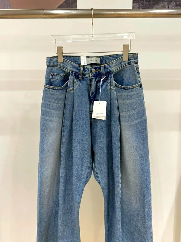 Stylish High-Waisted Loose Fit Jeans, Perfect for Any Top