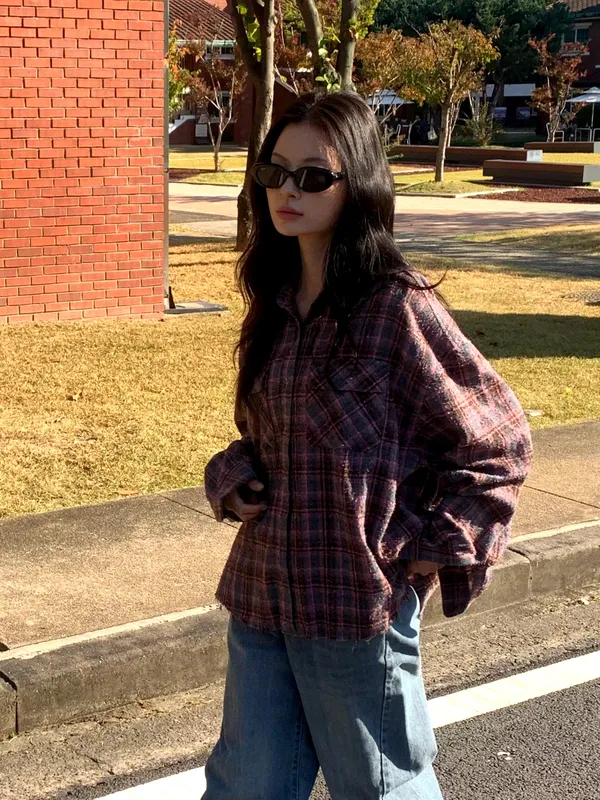 時尚格紋襯衫，優雅與休閒兼具
